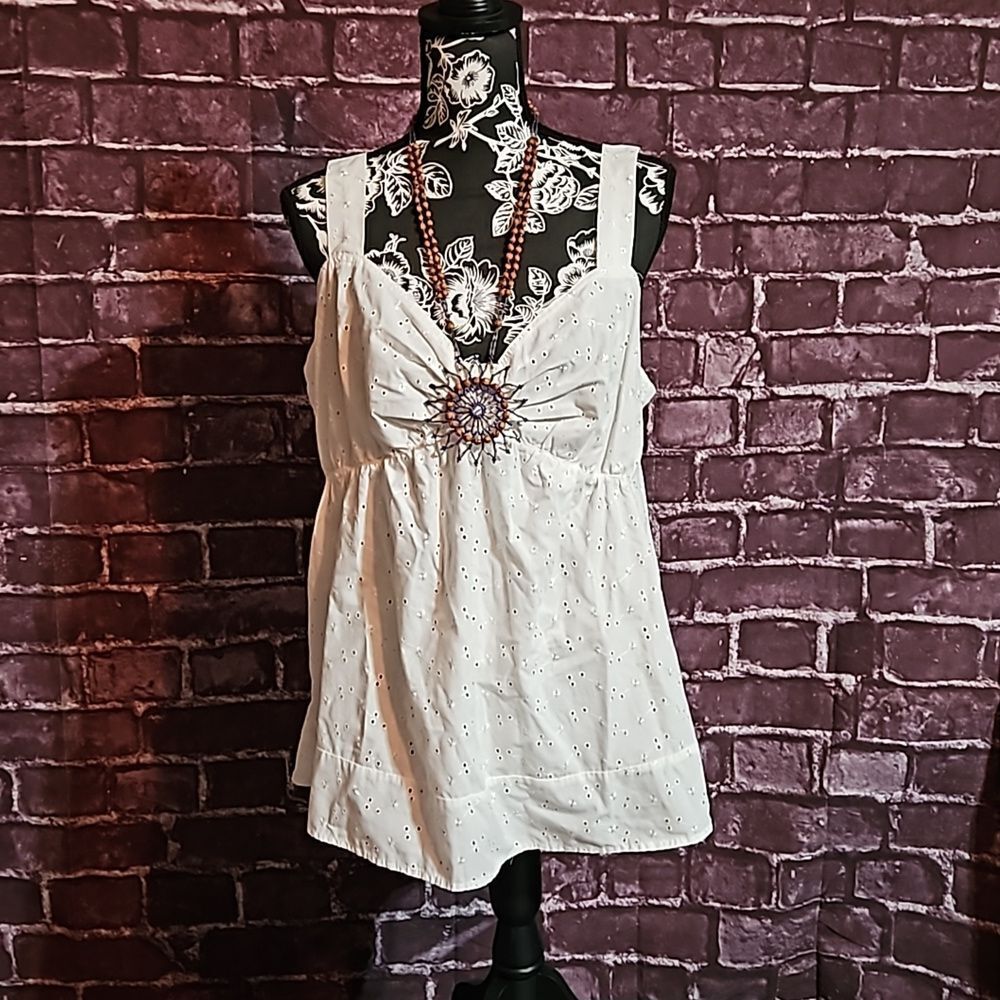Nick & Sarah White Sleeveless Eyelet Top with Bohemian Necklace CLEARANCE
